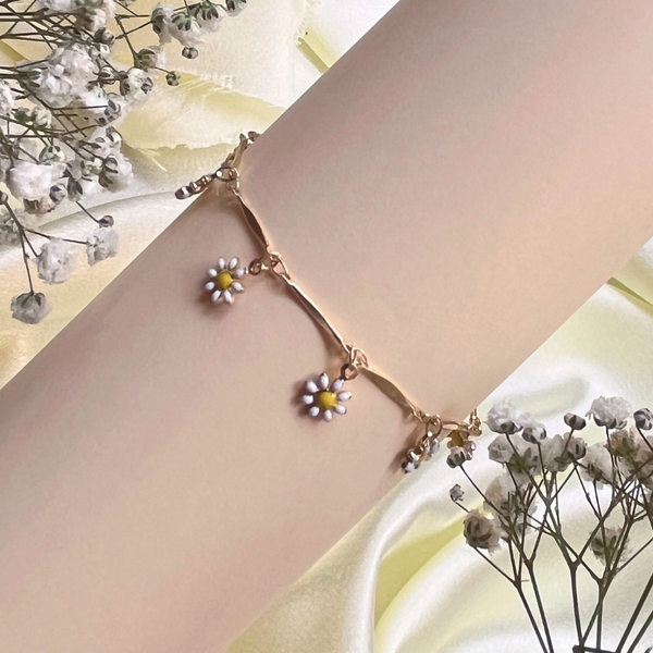 Daisy Charm Bracelet